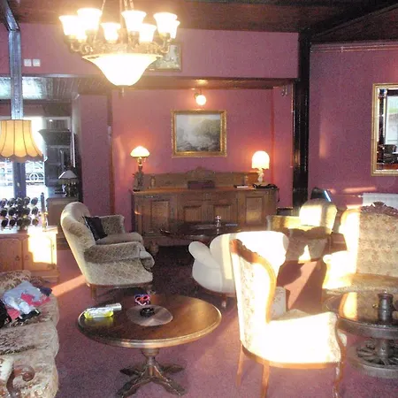 Hostel Otard *