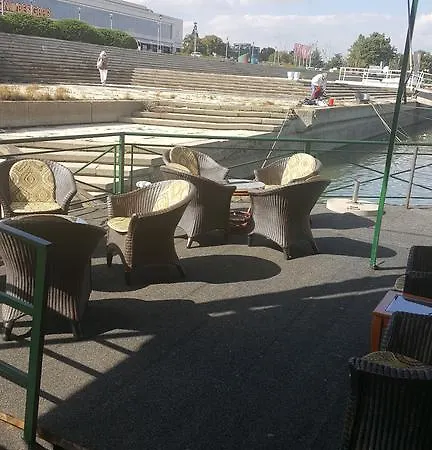 奥塔德旅舍