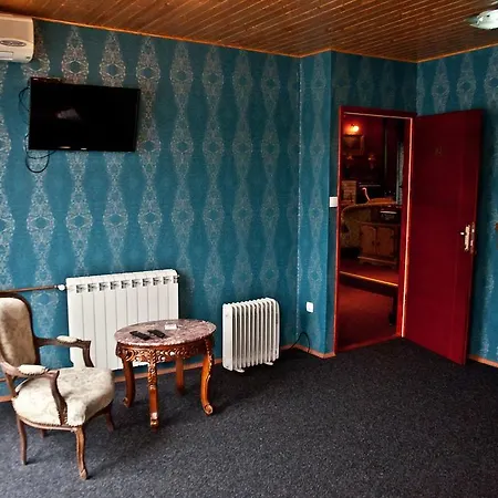 Otard Hostel *