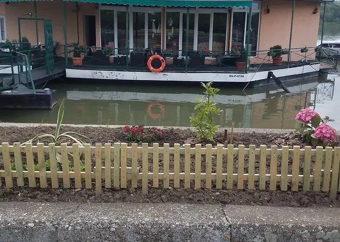 Otard Hostel Belgrad